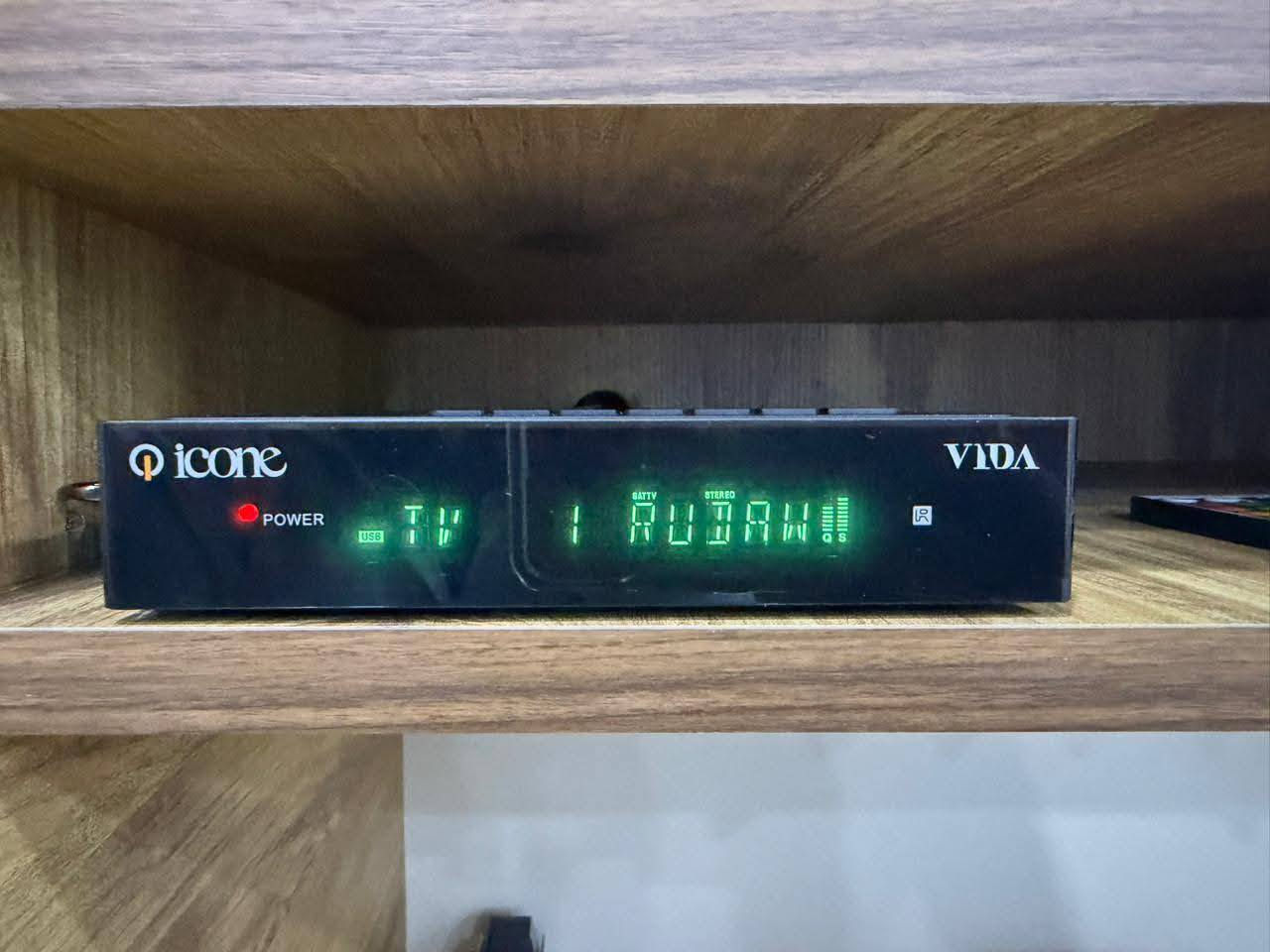 ‏للبیع.. الجهاز الرائع Icone Vida 8K .. فوريفر الى شهر تموز.. GoGo لمدة عام كامل.. Max Tv لمدة عام.. الجهاز نظيف جدا مع كامل ملحقاته.. السعر 145 الف


**إذا كنت صاحب هذا الإعلان وتريد حذفه لأي سبب، رجاءا أرسل رسالة إلى الدعم الفني**