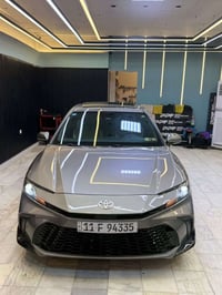 كامري 2025 فئة SE سلايد هايبرد ماشيه 3 الف فقط ضررها واضح بالصور تبديل...