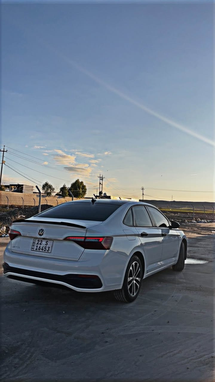 سلام عليكم 🖐️

‏Volkswagen jetta 2024
الفئة : sport
المواصفات:
كامره 
شاشة 
نقاط عمياء
حساسات
وضعية القيادة : normal. sport. eco
اوتو ستوب 
تحكم ستيرن
تثبيت سرعة 
رادار
الضرر : جاملغ سكن وباب السكن بيها تعديل بارد ممفتوح 
السيارة ماشيه 24 الف سيارة كلش نظيفه وبدون نواقص شرط تحويل والغرامات 
السعر : 160 ورقه وبيها مجال 
رقم الهاتف : *********** كركوك, العراق

