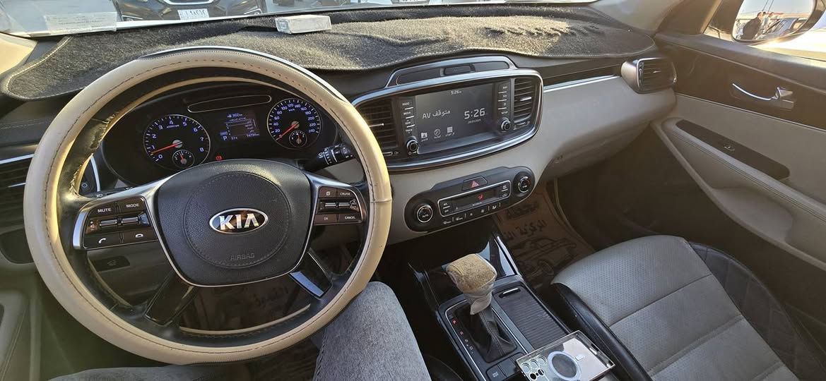 سورنتو ٢٠٢٠ خليجي ستة ماشية ٨٤ بيه تبديل قبق الجنطة اثر حادث خفيف جدا وبارد شبر مكفولة من الصبغ السعر ٢٤٥ 
***********
