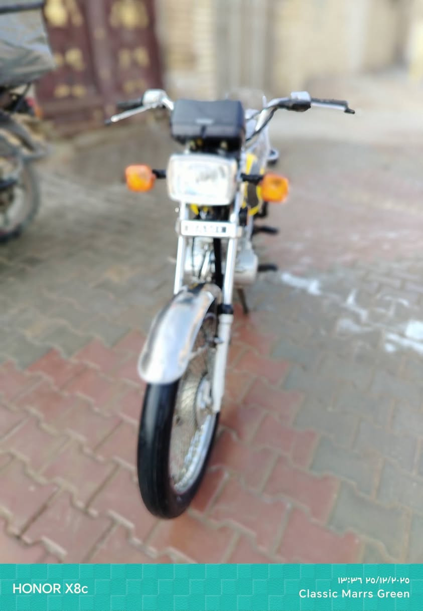 سلام عليكم اربعه 18 البيع الدراجه كامله ماناقصه شي اورق استنساخ سعر 400 وبيه مجال رقمي ***********
