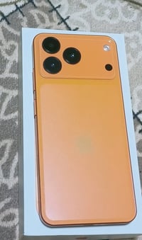 آيفون ١٧ كوبي • ما مفتوح • بالكرتون