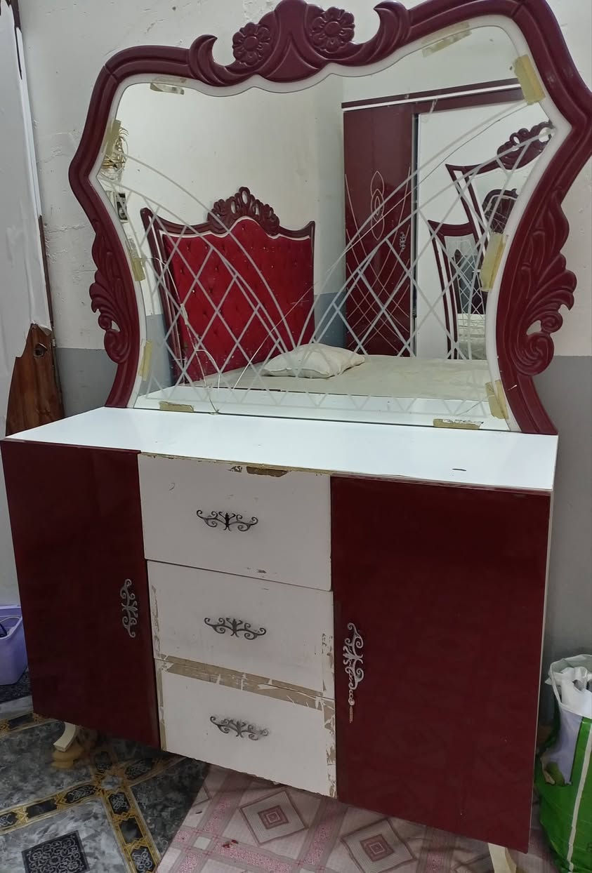السلام عليكم غرفة نوم كامله للبيع هي وملحقاتها ودوشگ الجرباية نفرين جداً نضيفه الكنتور يحتوي على رفوف وخانات تعلاگة كامله ونضيفة
#السعر_250_وبيها_مجال ☺️
للشراء مراسلة خاص


**إذا كنت صاحب هذا الإعلان وتريد حذفه لأي سبب، رجاءا أرسل رسالة إلى الدعم الفني**