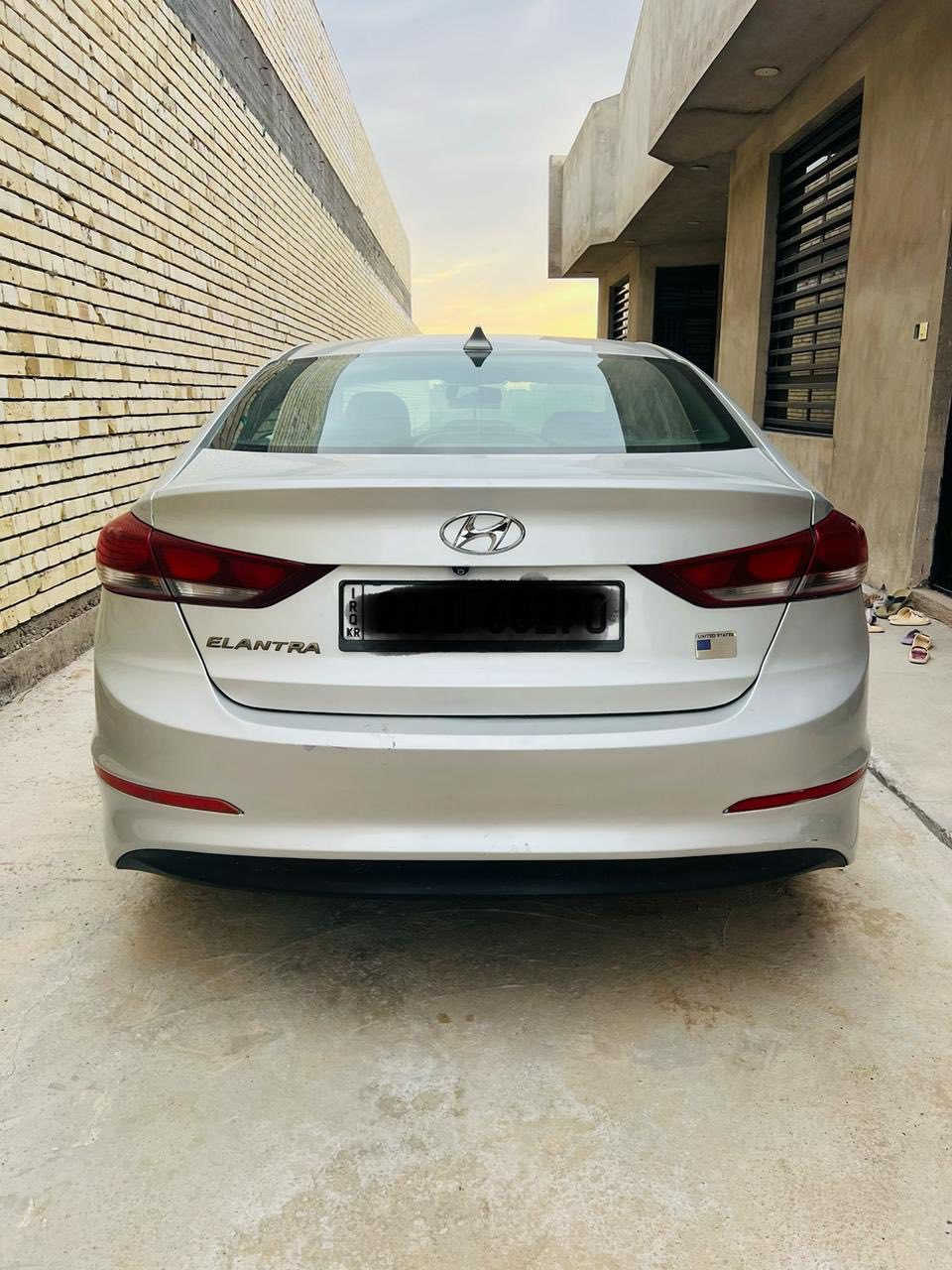 السلام عليكم النترا 2017 للبيع وارد أمريكي مكينه 2000
گير AT حادثه موضح بالصور رقم أربيل السياره نضيفه خير من الله 
مكاني بغداد التاجيات قرب جسر السايلو ***********
