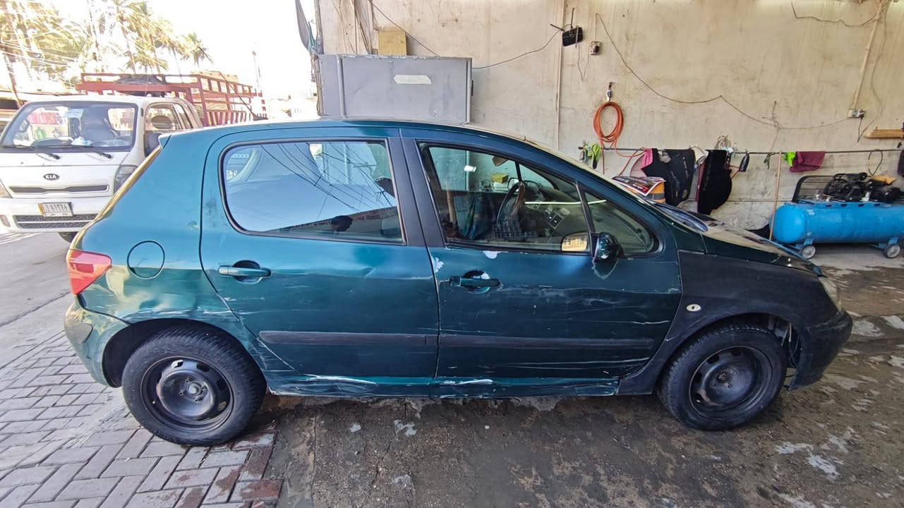 سلام عليكم بيجو فرنسي. 307.  للبيع مكان سياره بغداد سبع ابكار سعر 40ورقه وبيها مجال اتصال ***********
