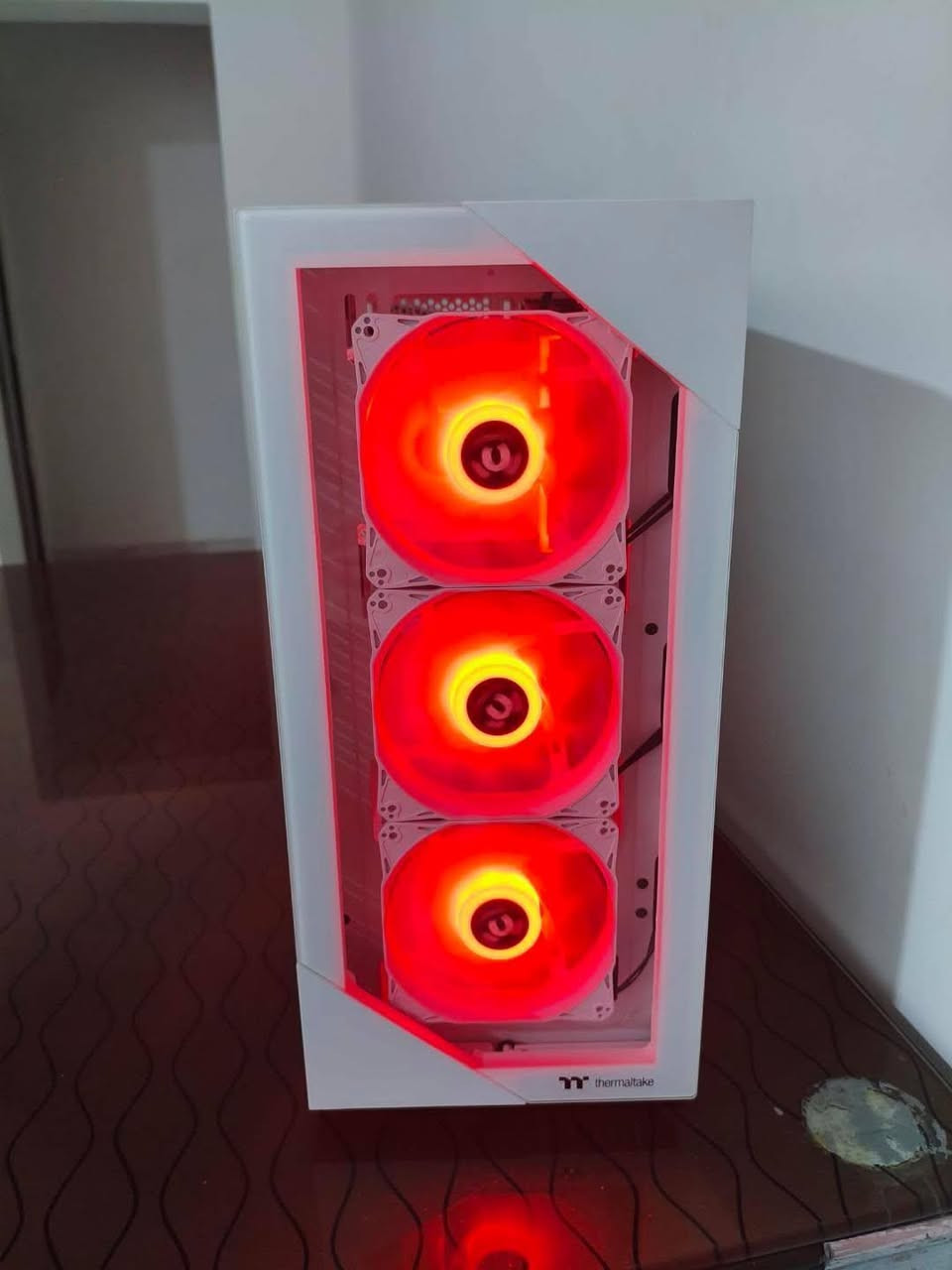 المعالج: AMD Ryzen 5 7600X
اللوحة: Gigabyte B650M S2H (الإصدار 1.2)

الذاكرة (RAM): XPG DDR5 سعة 32GB (2×16GB) بسرعة 6000MHz RGB

التخزين: A-DATA SSD M.2 سعة 1TB (LEGEND 710)

مزود الطاقة (PSU): XPG Core Reactor II قدرة 750W (شهادة Gold)

كرت الشاشة: Gigabyte GeForce RTX 5070 سعة 12GB

الكيس: Thermaltake View 200 TG ARGB لون أبيض

سعر 2 مليون و 300 وبيا مجل بكي دمان 5 اشهر


**إذا كنت صاحب هذا الإعلان وتريد حذفه لأي سبب، رجاءا أرسل رسالة إلى الدعم الفني**