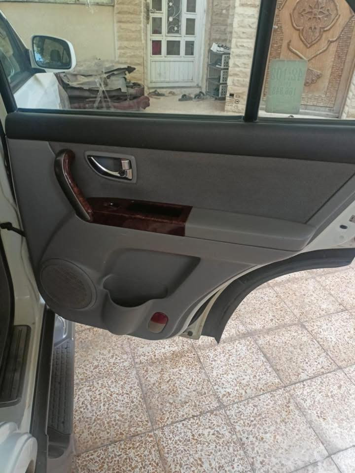 للبيع سورنتو 2004 سياره جديده بمعنى الكلمه داخل صاج مكينه 3500 مال حاويه قبل شهرين شادها مري شفط فتحه بلسقف تحكمات التبريد بيانو تحكم ستيرن طخم تايرات جدد حتى السبير شاشه كبيره كأمره منضومه زنون شادلها دفع رباعي رقم اربيل دولي شرط التحويل سياره مايعوزها بس ستر الله مكاني موصل ايسر.
 بي واتساب ***********
