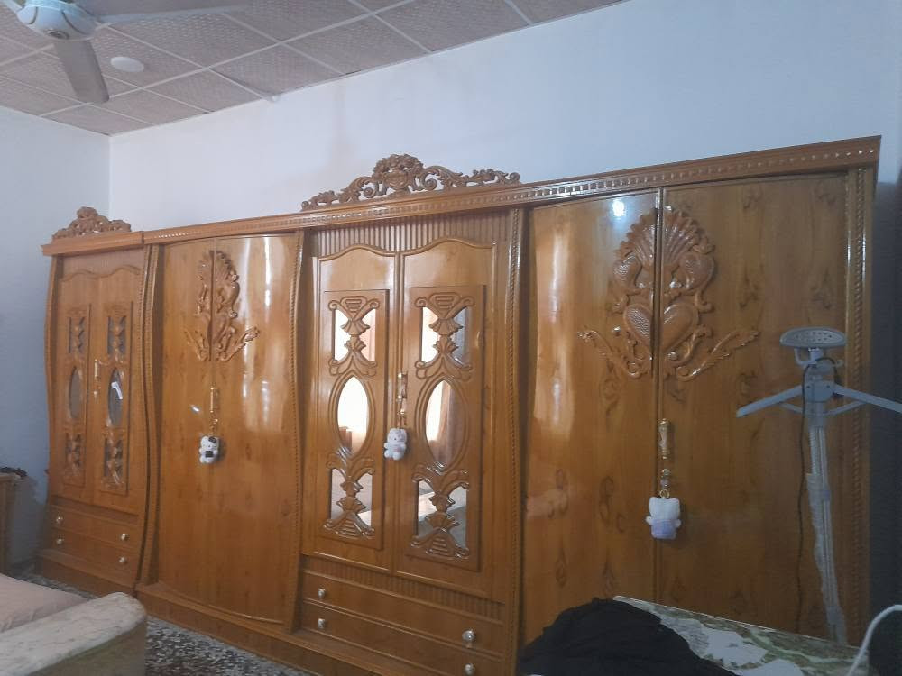 غرفة نوم ام ست بيبان غرفة صاج جديده مامستخدمه من معرض ماهر رايده بمليون و ٨٠٠ وبيه مجال *********** النجف, العراق
