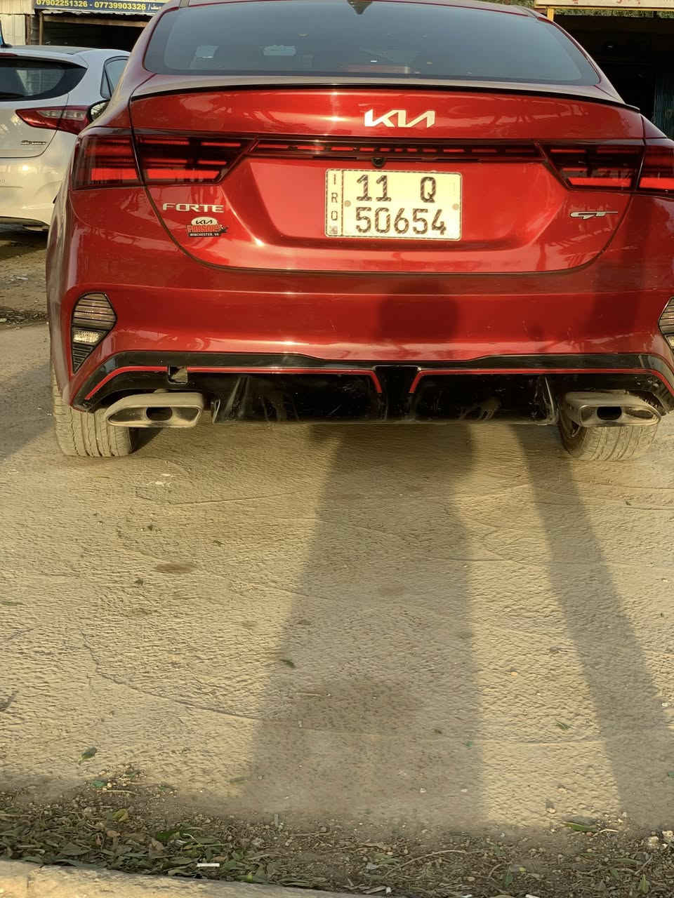 السلام عليكم فورتي. GT مواصفات فول عده الفتحه                                                                         الحادث جاملغ خلفي و الباب مبدل لون بجم كبس محرك 1600 توربو 
المواصفات:
لايت لد 3 عدسات 
شفتات ستيرن 
بصمه 
قطعتين تبريد
دبل ايگزوز
شاشه جبيره كار بلاي
السعر 155$
مكاني بغداد الغزاليه
الهاتف ***********
