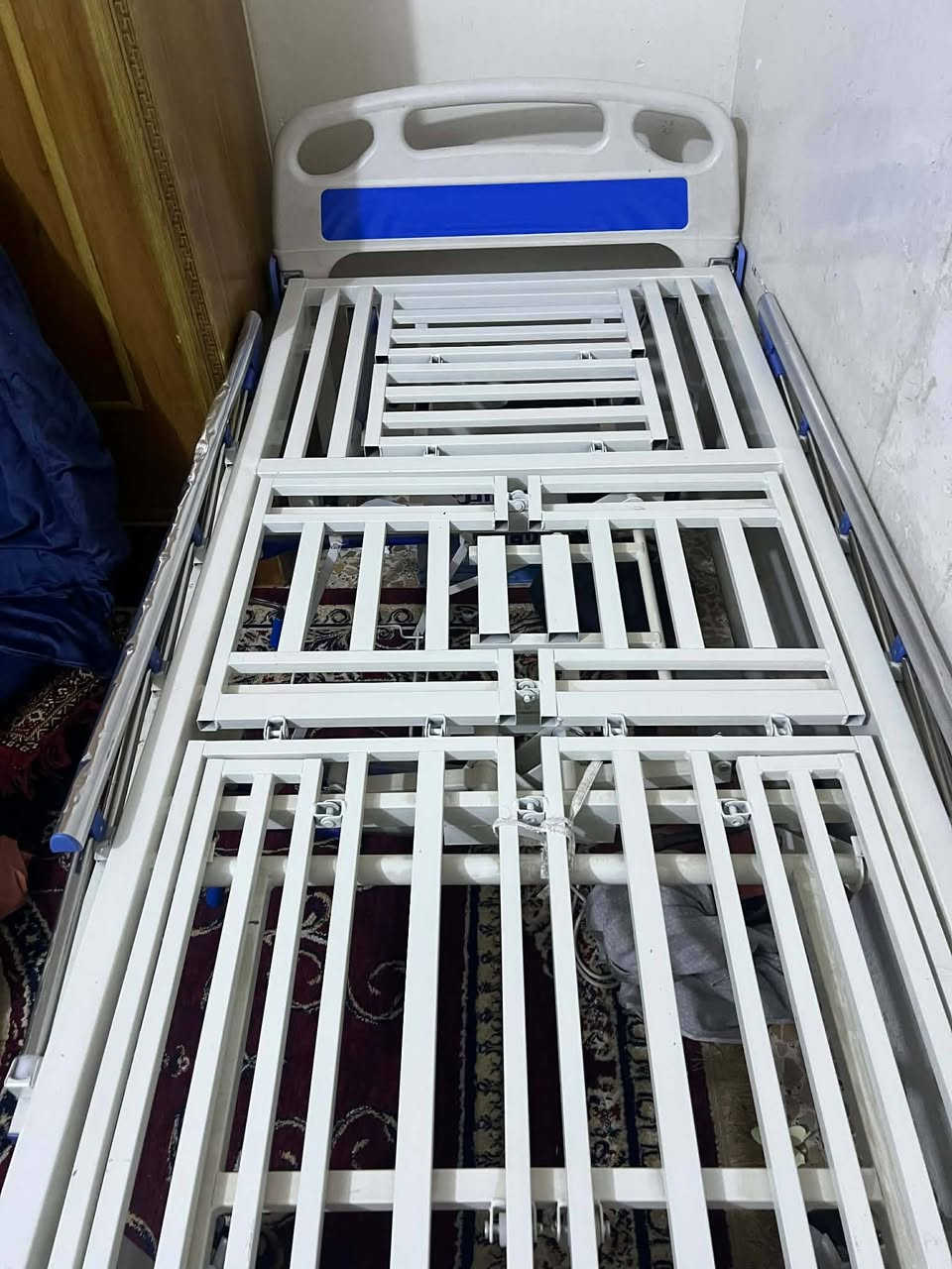 جرباية طبية خمس حركات مع جميع غراضها والفراش طبي غير مستعمل للبيع بسعر 250 ألف وبيها مجال للإستفسار الاتصال بالرقم ***********

