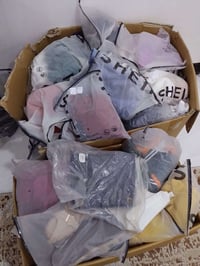 ملابس شي إن • احذية • بدلات