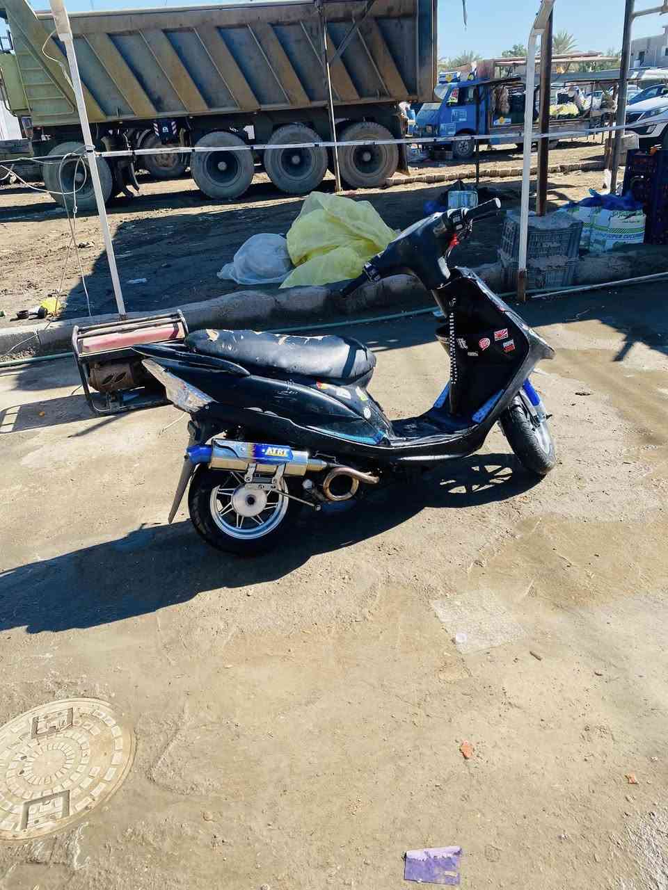 دراجه ماكس عدله مزود كلجات رياضي بوشه ٤٩ بلادي 
1-صالنصه حلزوني ATRT 
2-كلجات WF رياضي 
3-دبلات امامي رياضي 
4-ويل امامي وخلفي كروم رياضي 
5-ماصده خلفيه جديده 
6-سلف جديد 
7-ذيل الماصده جديد
8-ضفيره جديده 
9-ستان وسط جديد
10-ماصده اشاير جديده
11-دشبول جديد 
12-ترايش كفرات جديد
13-تايرات جديدات
14يدات جدد
عنوان واسط صويره السعر 550 وبيها مجال للشراي جماعت 450 لا تتخل للستفسار /*********** مع الواتساب
