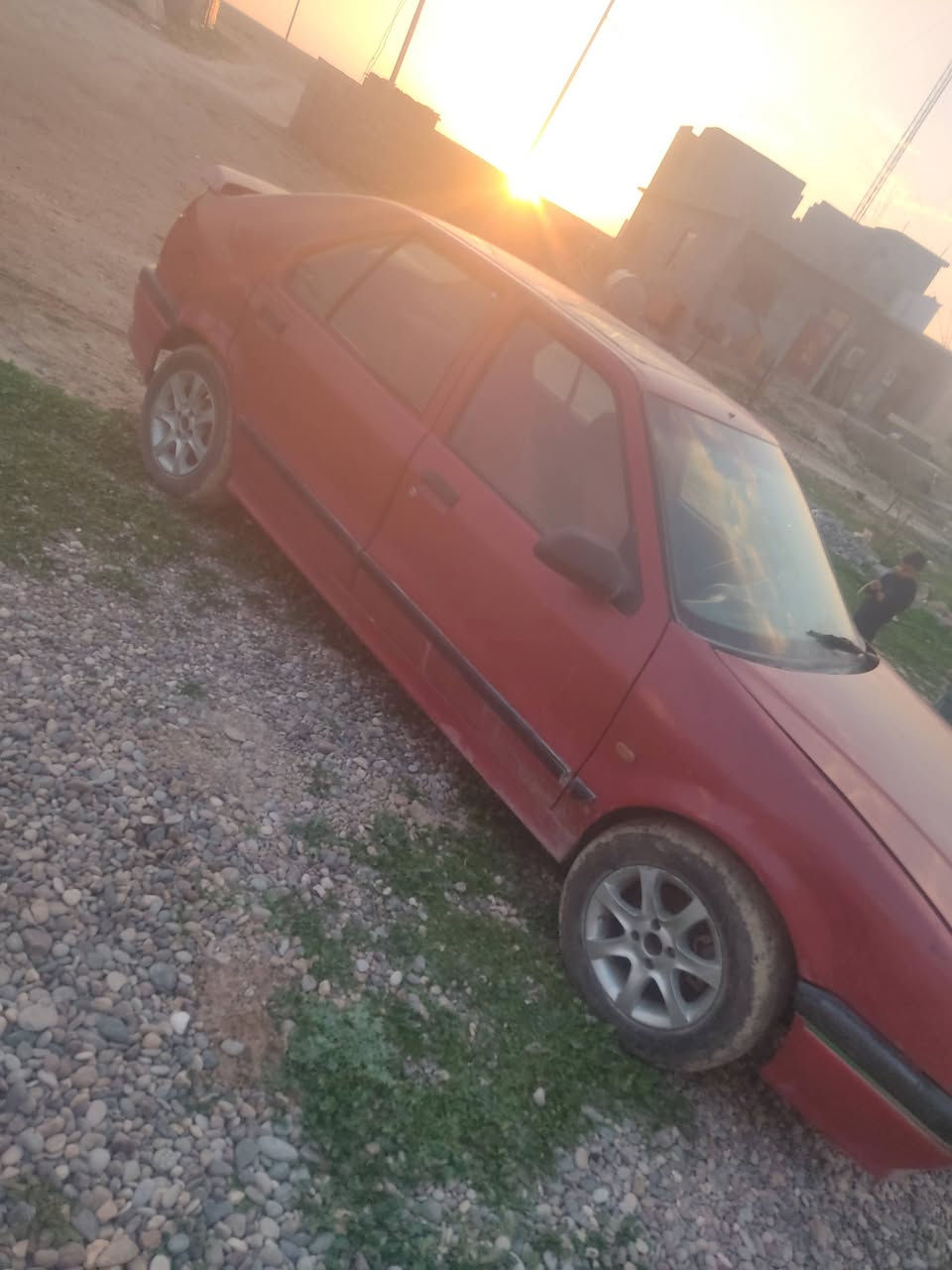 السلام عليكم رينو للبيع  سنويه خضره /***********
