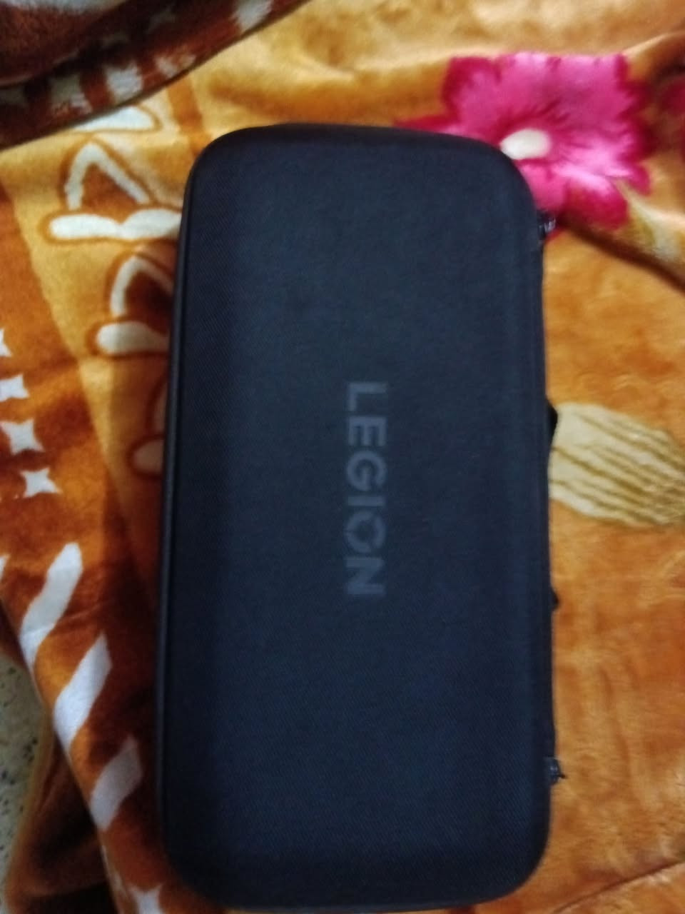 لينوفو ليجين گو Lenovo Legion Go 512GB.

السلام عليكم.

جهاز محمول Lenovo Legion Go.

نظافة 98%.
بطارية: 94.4%.

التفاصيل:
واقي كسر.
كڤر جيلاتيني.
شاحنة مال جهاز.
جنطة مال جهاز.
ذاكرة 512GB.
هاب مال جهاز شركة لينوڤو.
جوستكيين.
رام سوني منزل عليه النظام مع كامل التعاريف حتى تفرمت باي وقت على راحتك.

⚠️نقوصات⚠️ 
القطعة اللي تنحط بيها الجوستك للاستخدام كماوس.
الجوستك الايمن بطاريته منتهية، من تشلعها من الجهاز گبل تنطفي.

السعر 750 الف.
اكو توصيل.


**إذا كنت صاحب هذا الإعلان وتريد حذفه لأي سبب، رجاءا أرسل رسالة إلى الدعم الفني**