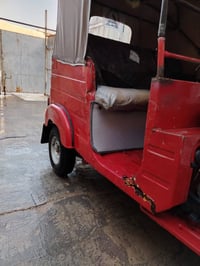 تكتك مديل 19شهر1رقم وسنويه تكتك نضيفه بس المكينه بيه كرنك يعني لاطشه و...