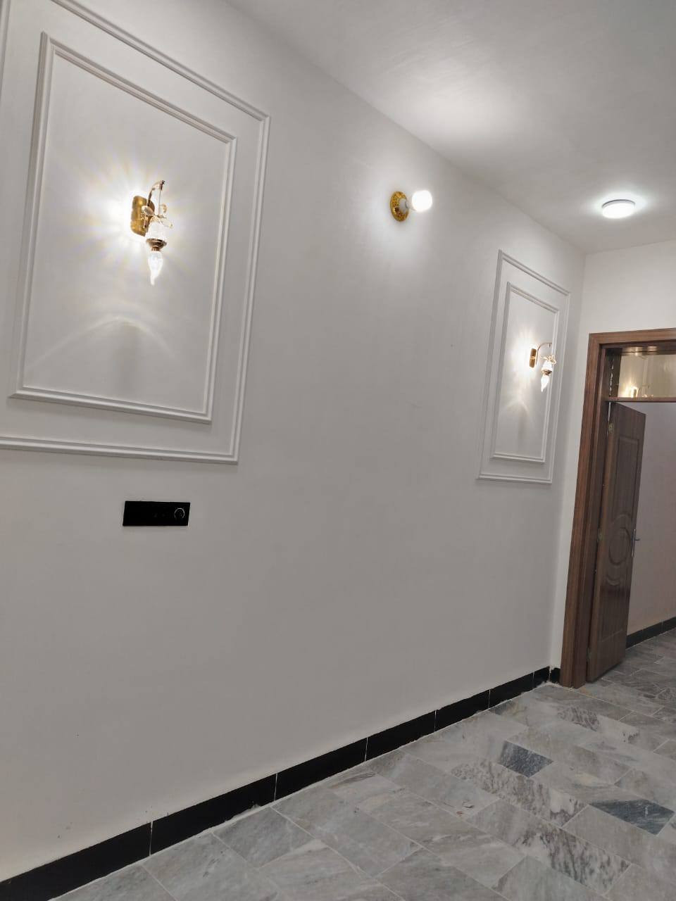 #يا_الله_يعلن_مكتب_الكوثر_للعقار 🏢 بيت  للبيع🏘
مساحه 120  متر🚩 طابو زراعي سند 25 🚩  قرار محكمة 

سعر 45 مليون 💰😍معا  المجال. /// بناء درجة اولى /// 
الستفسار او مراجعه المكتب📞📞☎️ ***********

#احجز_بيت_حلامك_الرائع🥰🥰#في_مكتب الكوثر

عنوان 🏘البيت نجف الشرف  على شارع المطار
مقابل   قرية  الغدير عمود 327

تفاصيل غرفه وصاله ومطبخ  وصحيات داخل وخارج

جميع الخدمات ماء كهرباء  تبليط🛣 و مدارس ناره ليليه

بناء طابوق اساس وسقف صب كونكريت 

عنوان #المكتب_الكوثر شارع_المطار_الحولي_الجديد 
عمود327بشارع الصب

#مكتب_الكوثر_للعقار   الستفسار ☎️☎️ ***********
 ملاحضه البيت غير مسكون

يوجد لدينا كافت العروض وبسعار مناسبه  معا  الخدمات🏗يوجد لدينا جميع المساحات
