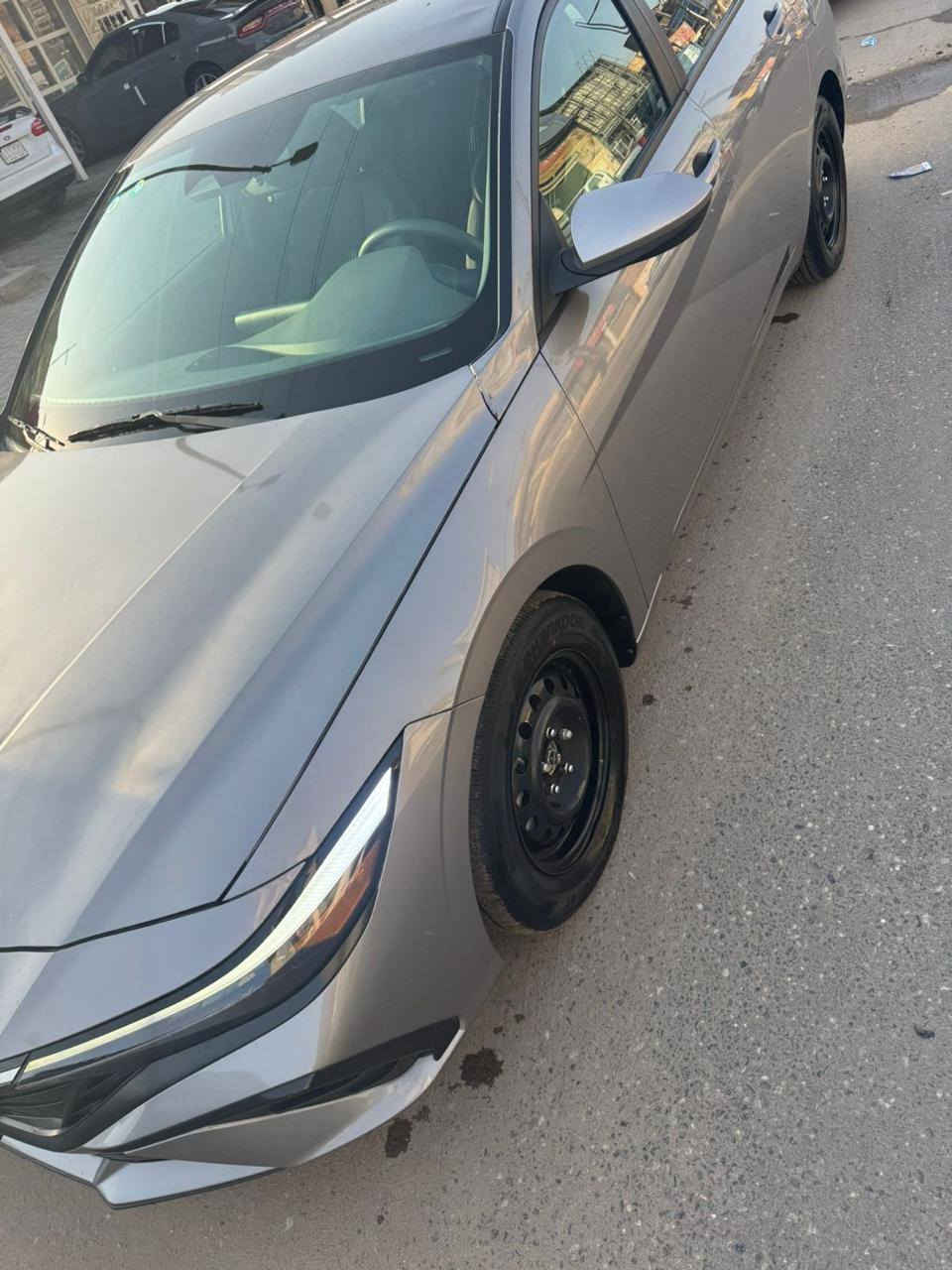 السلام عليكم النترا وارد موديل 24 بصره بسمي بنيد صبغ من أمريكا وبل العراق بيهه الداير الخلفي وحافه الباب السياره ليبل واحد ماشيه 36 كيلو السعر 160 وبيهه مجال قليل مكان السياره بصره نواب الظباط للستفسار عل الرقم *********** البصرة, العراق
