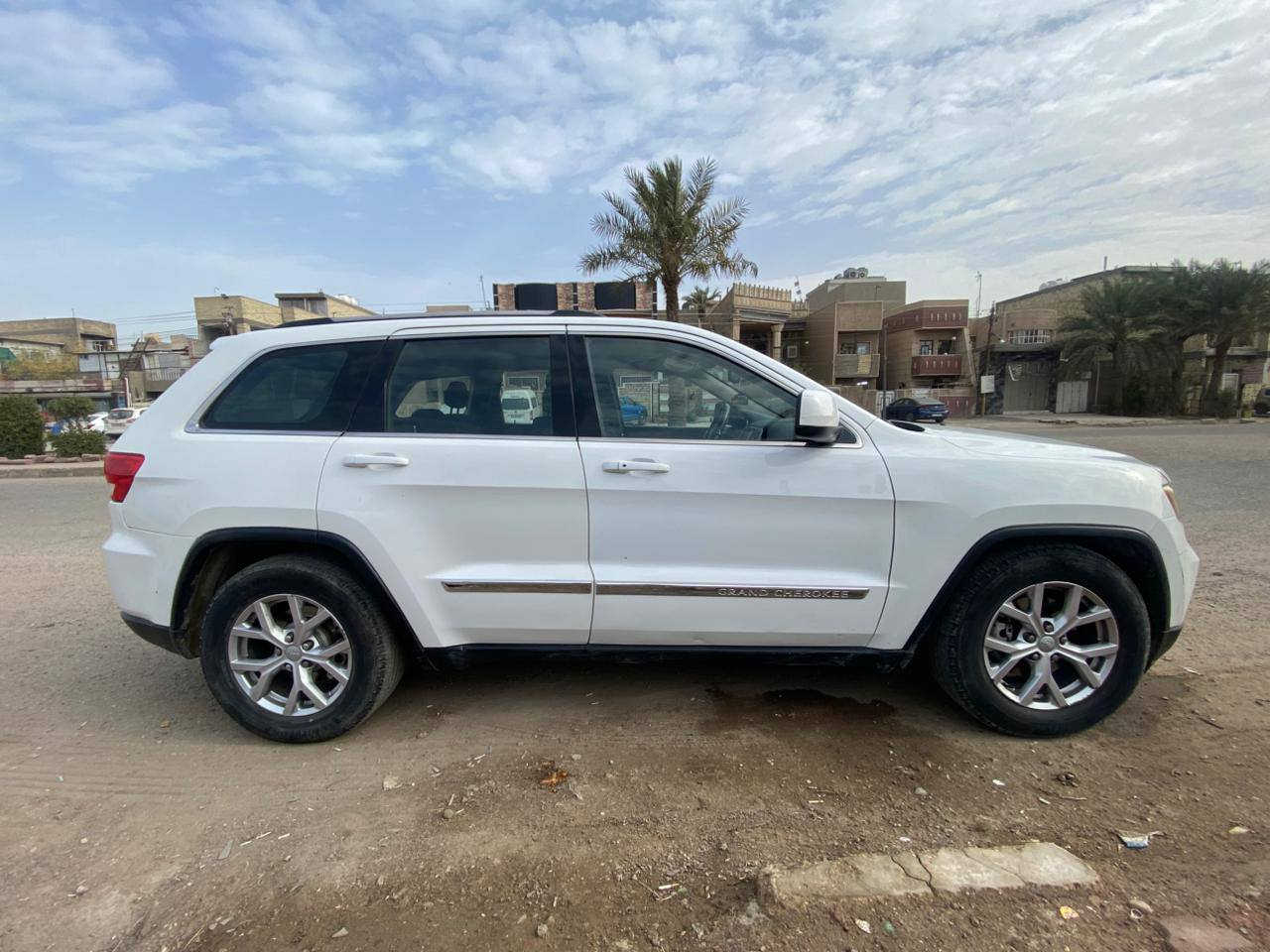 السلام عليكم. جيب 2013ابيض لاريدو. بعداد. كير محرك حدادية. تبريد كله جديد.  بامريكه. حادثه كلش حلو.   الجاملغ والباب الخلفي. وهنا بالعراق.  نطخت. ونرشت.  قطعتين. يعني ابيع اربع قطع. السونار خاص.  السعر 159 مكان السياره.  بغداد. الشعب حي الصحة 
***********
