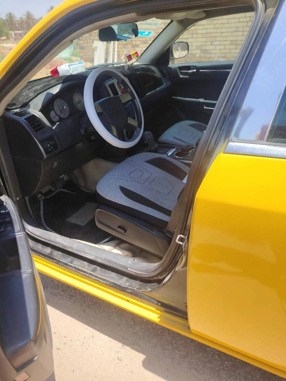 للبيع كلايسلر 300C موديل 2009
محرك 3.5 V6 بحالة ممتازة، مكينة وكير ما بيهن أي ملاحظات، لا تبخير ولا نقصان زيت.
✅ تعمير جديد مع ودامة
✅ صبغ جديد وهيئة مرتبة
✅ تبريد ممتاز
✅ حدادة  بحالة جيدة
✅ تايرات جديدة
✅ بطارية جديدة
✅ مبدل جميع الزيوت والسوائل
✅ جاهزة للاستخدام ولا تحتاج أي مصروف
السيارة تعرضت سابقاً إلى حادث جهة السائق وضربة خفيفة بالخلف وتم إصلاحها.
✅ السنوية نافذة 2030
✅ الغرامات مسددة
✅ خط حلة - بغداد جديد
الموقع: بابل
السعر: 98 قابل للتفاوض للجادين فقط. ترهم مراوس
للاستفسار: 📞 ***********
