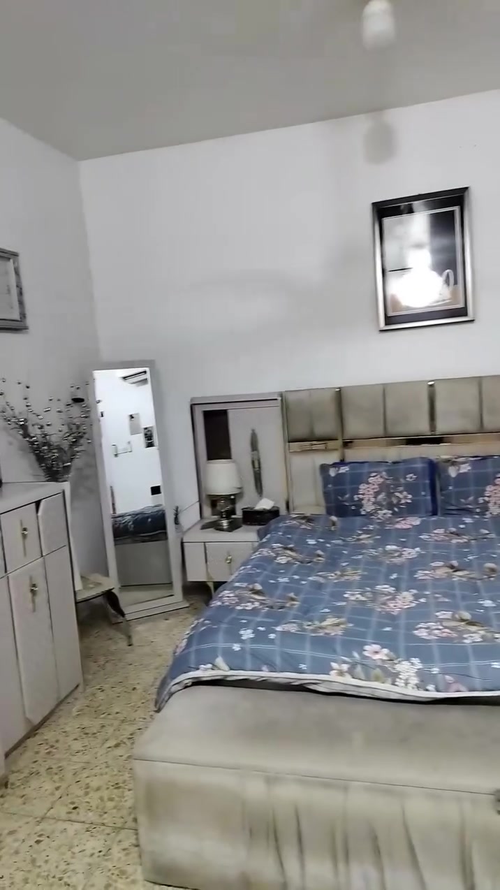 بيت للبيع شارع 70 قرب صورة الشهداء طابقين مساحته 300  البيت خلفي السعر 280 وبي مجال


**إذا كنت صاحب هذا الإعلان وتريد حذفه لأي سبب، رجاءا أرسل رسالة إلى الدعم الفني**