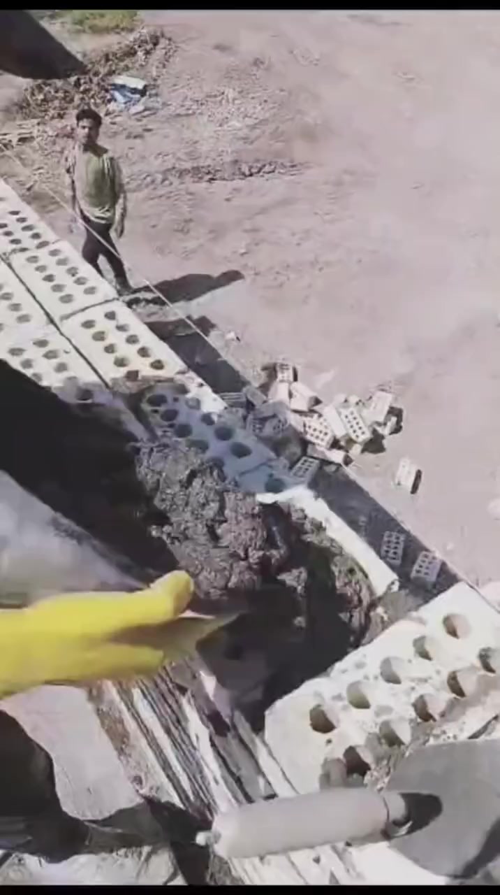 خلفه بنا شغلنه عل دبل قطعي بل يوميه سعار مناسبه نضافه سرعه لتزام بل موعد مكاني بغداد تصل وخادمك ***********
