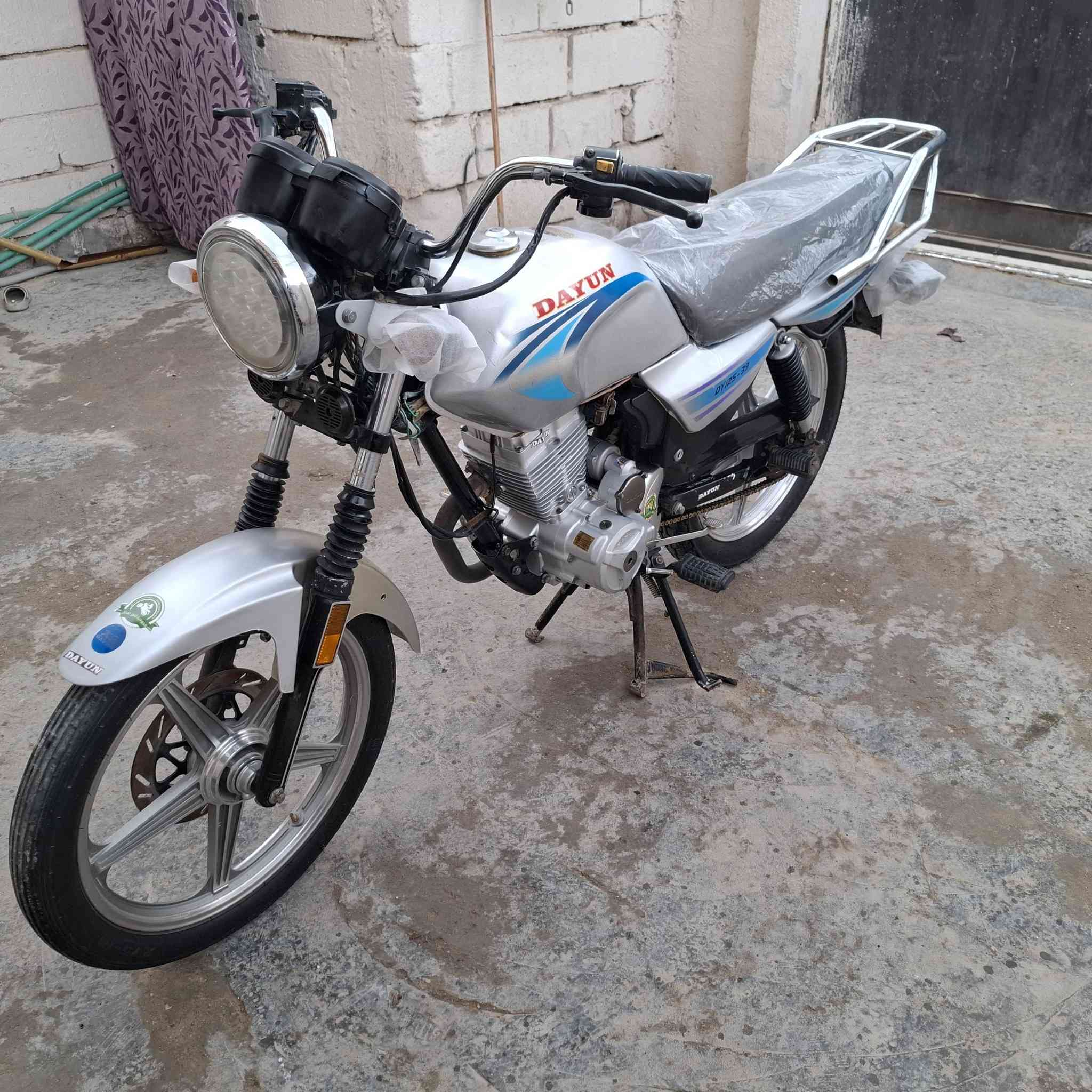 دراجة دايون أوراق سكنر استنساخ موديل 24 شرط كفالة عامة من كلشي نظافة فول الدراجة جانت متروكه يعني جديدة حيل سعرها 725 مكاني كربلاء شراي اتصل خاص ما اجاوب ***********
