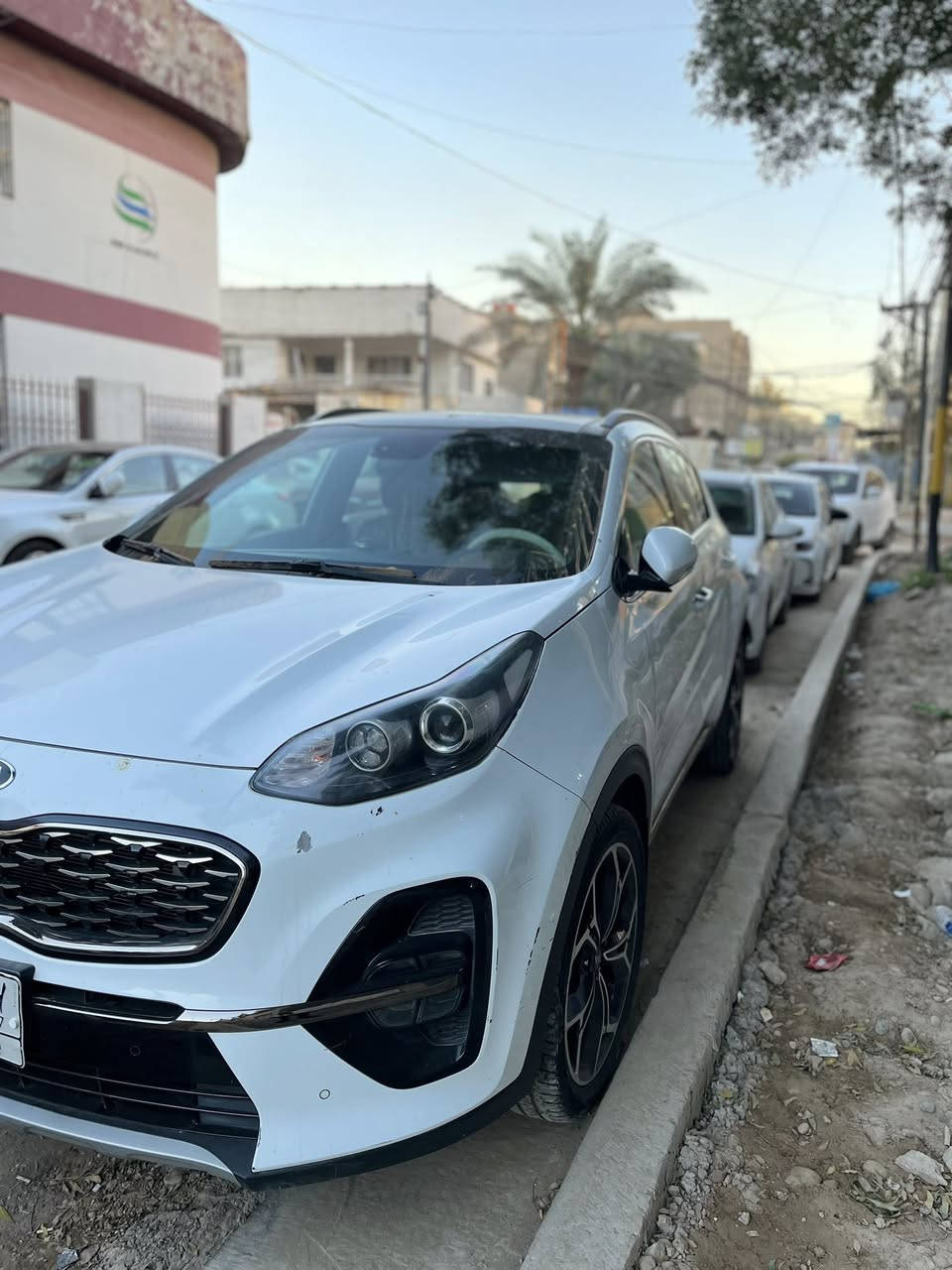 سلام عليكم سبورتج جي تي لاين 2021 للبيع  السياره صلاوات على محمد حلوه تخبل بعدهي نضيفه كما موضح بل صور. ول المواصفات كلها بل صور  
مكاني بغداد 
***********
السعر 235
