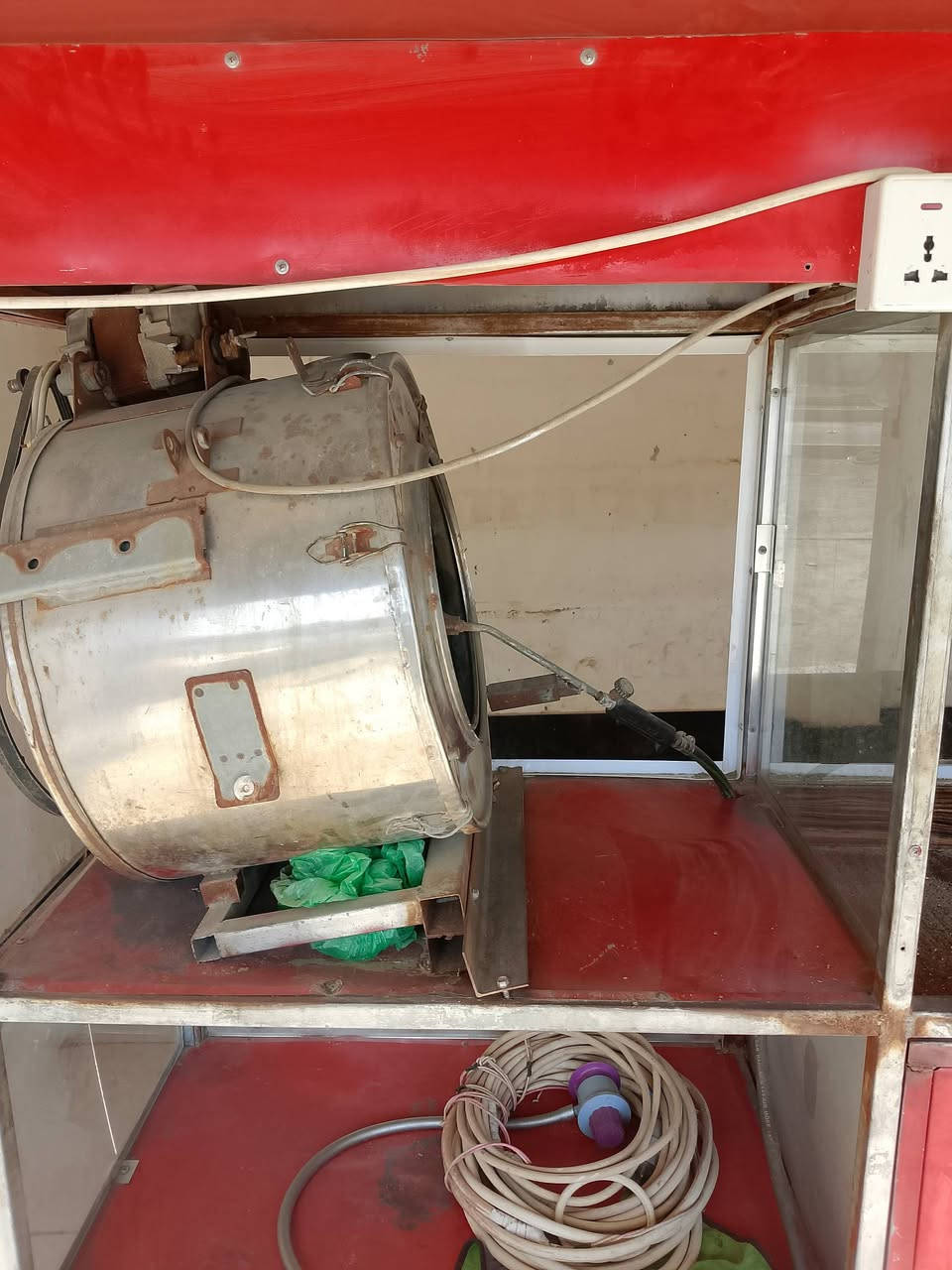 مكينة حب وشامية وجبس البيع كلش ما بية كاملة مكملة وصوندات غاز كاملة حوض شامية وماطور شامية و محزن دبة غاز سعر 300 مكاني الزاعفرانية الامانة شارع 60 و تواصل على خاص او على رقم ***********
