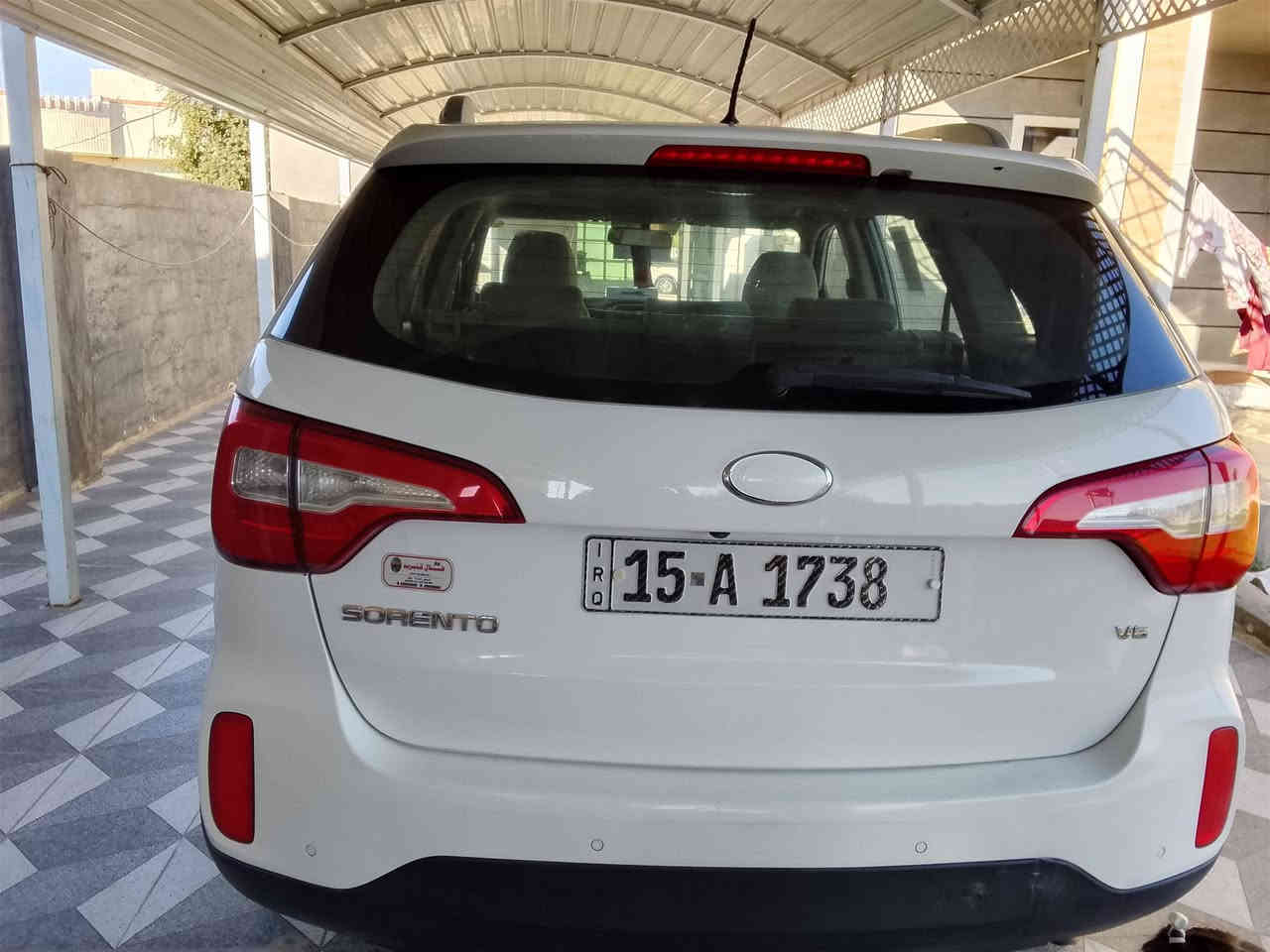 السلام عليكم اخوان سورينتو للبيع موديل 2013 خليجي  رقم انبار دولي   سياره شرط كفاله لا حادث ولا غير بيها فقط ربع البنيد صبغ اثر شخوط
محرك 6 سلندر 
7 راكب
 حساسات اماميه
 مريء شفط 
حساسات خلفيه
 بونرامه فول تحكم ستيرن
 ثلاث قطع تبريد 
كشانه كهربائي
 صدر امامي خلفي شرط على وضع الشركه
 تخم تاير جديد 
مكرك وكير شرط كفاله
سياره جديده ع وضع الشركه مناقصه اي شي شرط 
تحويل مباشر 
السعر 177 وبيها مجال 
أي استفسار أكثر اتصل 
***********
***********
العنوان الانبار الرمادي
