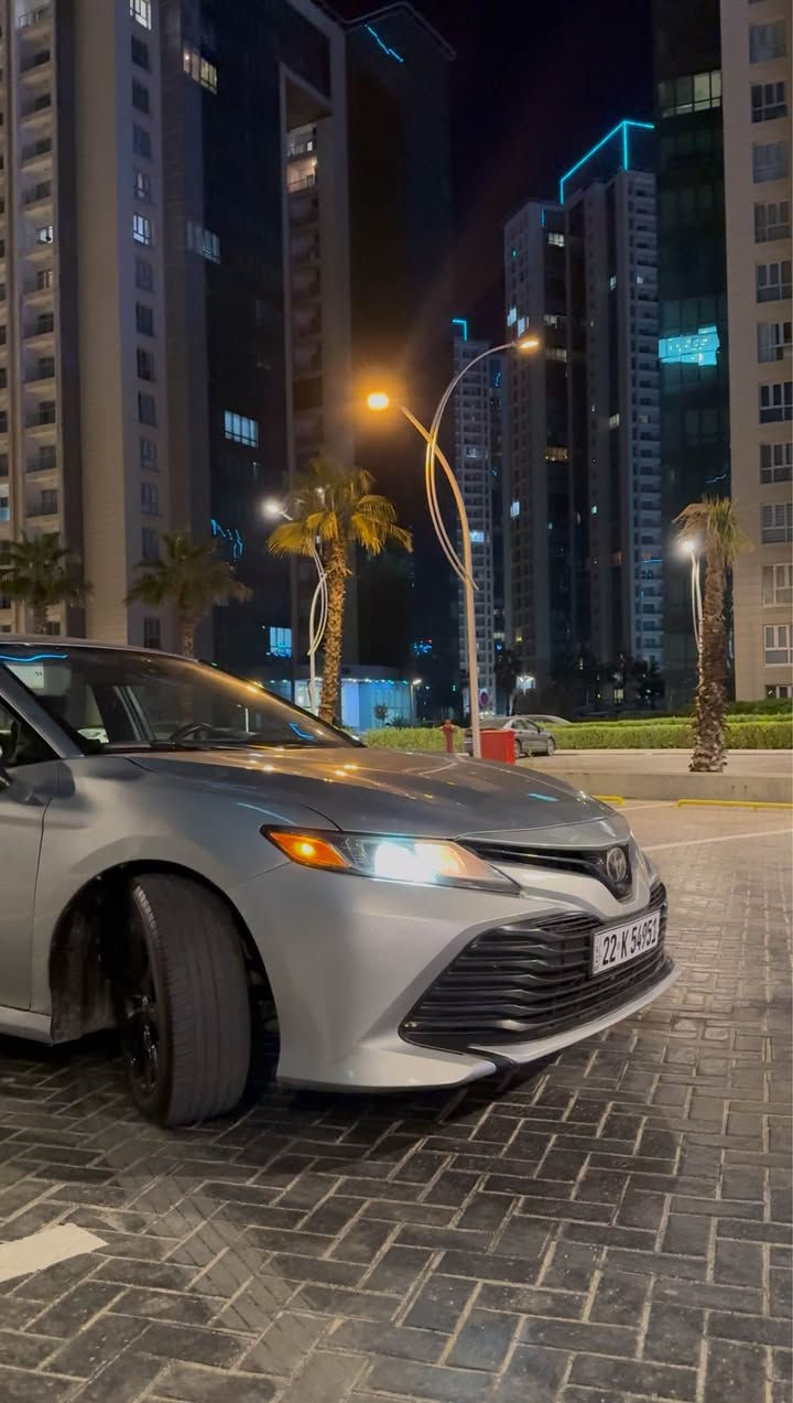 Toyota Camry 2018 LE
بيع او مرواس 
✨ المواصفات:
•محرك 2.5 لتر 4 سلند
•قير أوتوماتيك 8 
•دفع أمامي
•صرفية اقتصادية جداً
•شاشة 7 إنج
•كشن السايق كهرب
•كاميرا خلفية
•بلوتوث + USB
•مثبت سرعة
•تحكم من الستيرن
•مكيف أوتوماتك
 ٠ كشنات كهرب 
•10 إيرباغ
•ABS + نظام ثبات
•Traction Control
•تحذير مغادرة المسار
•نظام ما قبل الاصطدام

ماشي 100 ميل فقط
نظيف جداً بحالة ممتازة
اقتصادية بالبنزين وقوية بنفس الوقت
للاستفسار خاص 📩

بيها 3 قطع كلير 3 صبغ بدون دواخل بدون ارباك كير مكينه بشرط تحويل هم بشرط رقم اربيل فحص هزه من سنويه رقم كله جديد 
***********
________________________________________ أربيل, العراق
