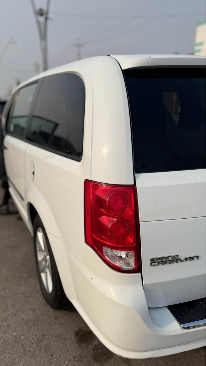 دوج كرفان 2017 كندي بصره باسمي بيها بنيد مبدل
*********** 
سعر 155 البصرة, العراق
