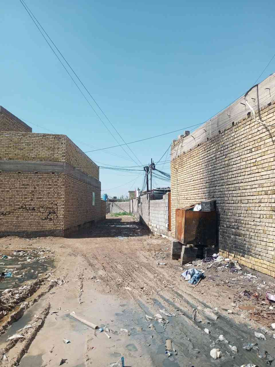 السلام عليكم
قطعه للبيع في شارع المدارس قرب محلات قاسم الدبي 
المساحه ١٠٠ متر للاستفسار الاتصال على الرقم 
***********
