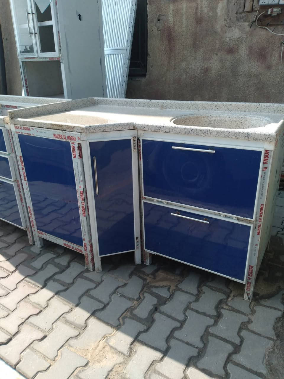 كاونتر للبيع ٥ قطع ع متر ونص مرمر نطيف اتصال ع رقم ***********
