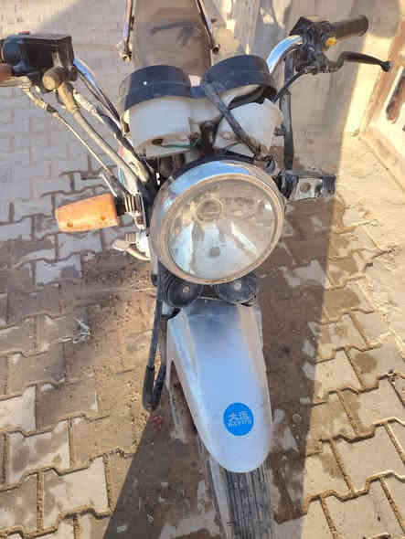 دايون موديل 17
نضيفه شغاله هندر كهرباتها كلها شغاله بس عوزها باتري

نضيفه وياها اوراق ثالثة مال وكيل مكتابه ابيعلك مكاتبه بس سعرها 350الف اتصل على الرقم او خاص ***********
