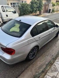 بي ام دبليو ٣ سيريز • واتساب
