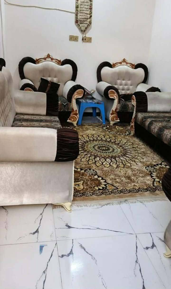 ♦️دار للبيع🏘️دار للبيع♦️ 
📍 البهادريه قرب حسينيه بني ساله المساحه 110متر طابو زراعي عراقي غرفتين وصاله وستقبال ومطبخ وصحيات سكف كونكريت شارع 8متر 2023 بلوك السعر 65وبيه مجال بسيط للتواصل واتساب فقط متواجد ***********
