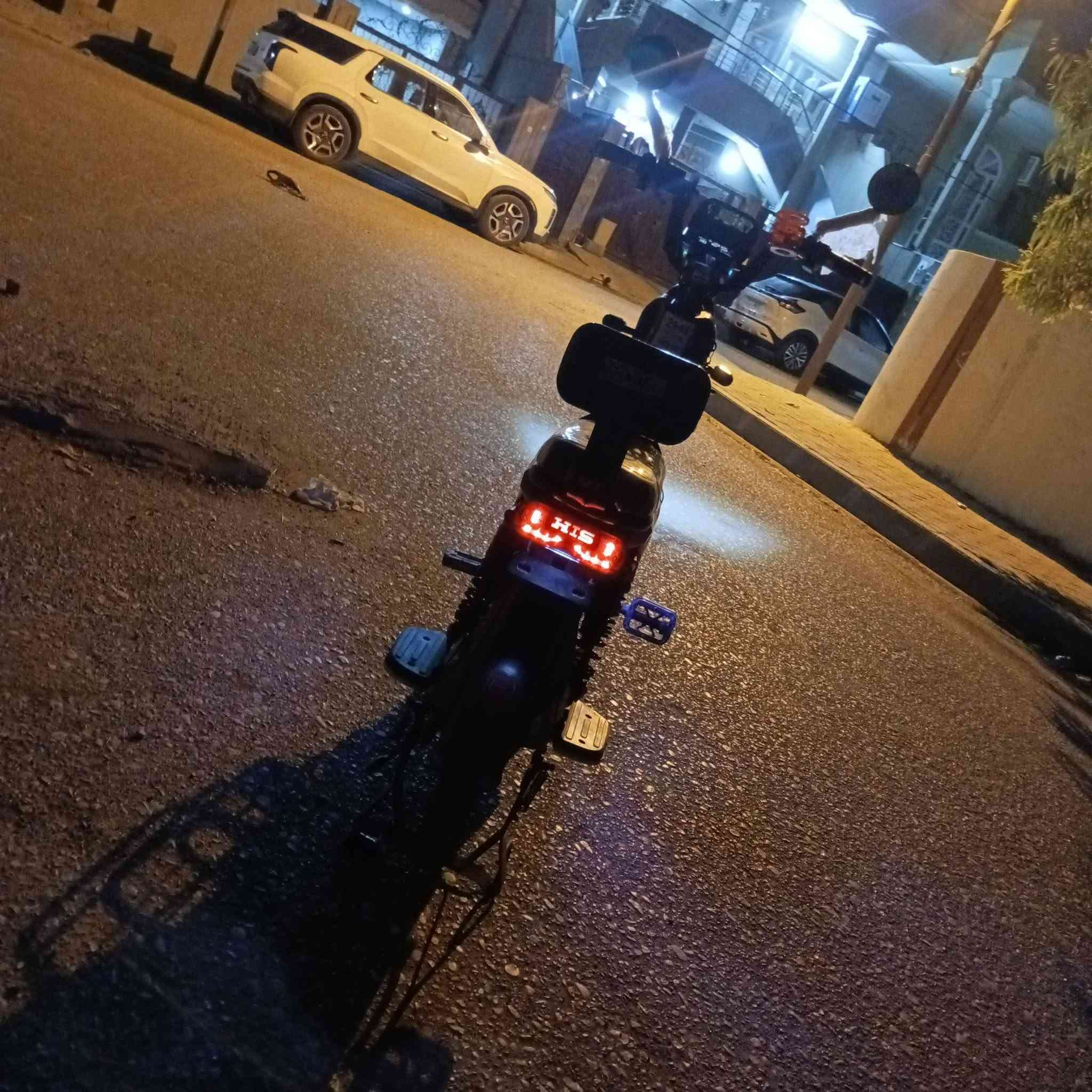 للبيع حجم 20 بطاريات جدد صار لي يومين مبدلهن السعر 300 ***********
