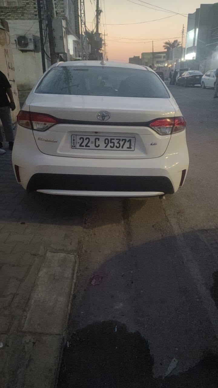 كورولا 2022
وارد امريكي 
محرك 1800
مواصفات LE
مثبت سرعة -تحديد مسار- رادار-
ومواصفات الباقية معروفة 
ولا قطعة مبدلة 
بارد بحافة البنيد 
وبارد جامغ الامامي والباب بالحافة جوة وتكحيل 
حادثهة كلش حلو سيارة جاهزة ونضيفة جدا 
السعر 155 وبي مجال 
راعيهة بالبصرة 
الاتصال : ***********
