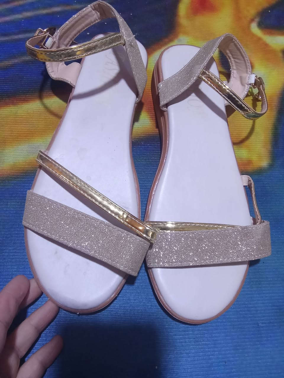 صنادل توهن وصلن راقي جدا ومينشلع سعر القطعه  7


**إذا كنت صاحب هذا الإعلان وتريد حذفه لأي سبب، رجاءا أرسل رسالة إلى الدعم الفني**