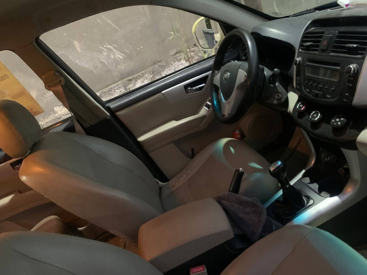 ليفان Lifan X60 اور كير عادي
موديل 2016 رقم مثنى انكليزي  مصفره غرامات حره تحويل ثاني يوم سنويه لل2030كير ومكينه بل كارتون شرط لاتبخير ولاتنقيص حداديه كله جديد تخم تاير تبريد ثلج وتدفئه كله شغال سياره بيهه حادث مثل ماموضح مبدل جاملغ فقط و الجاملغ الخلفي  بدون ضربه قويه صور الحادث موجوده شواصيهه سليمه
ماشيه ١٥٠ الف 
مكاني سماوة 
الاستفسار 
***********
