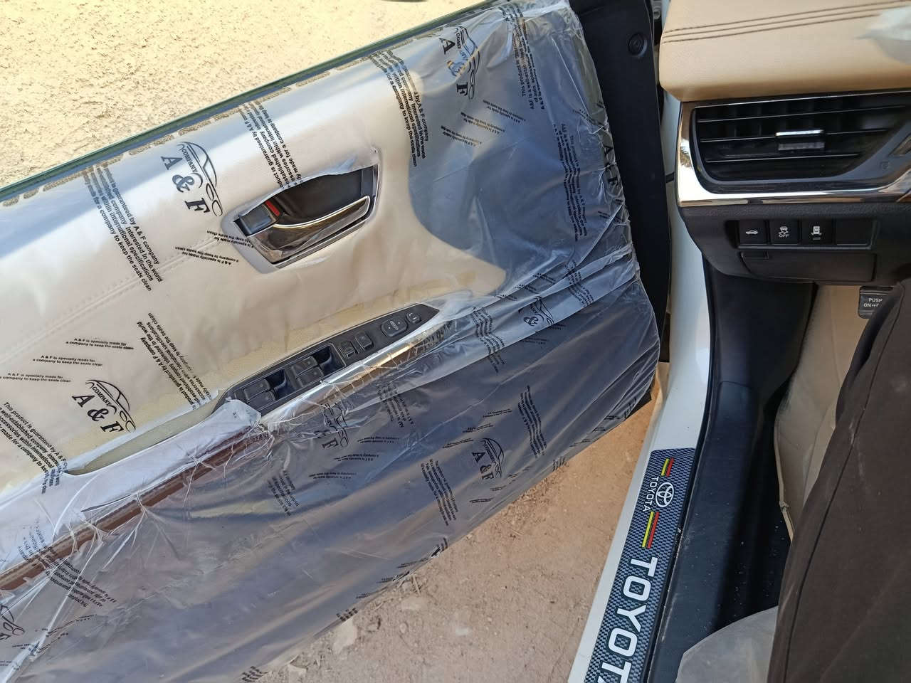 تويوتا افالون موديل 2014 خليجي السيارة رقم بغداد سنوية جديدة تحويل ثاني يوم مكينة 6  سلندر العنوان البصرة بيها اربع قطع صبغ رش اثر شخوط وبارد بجاملغ الامامي للاستفسار *********** ماشية 179 الف
