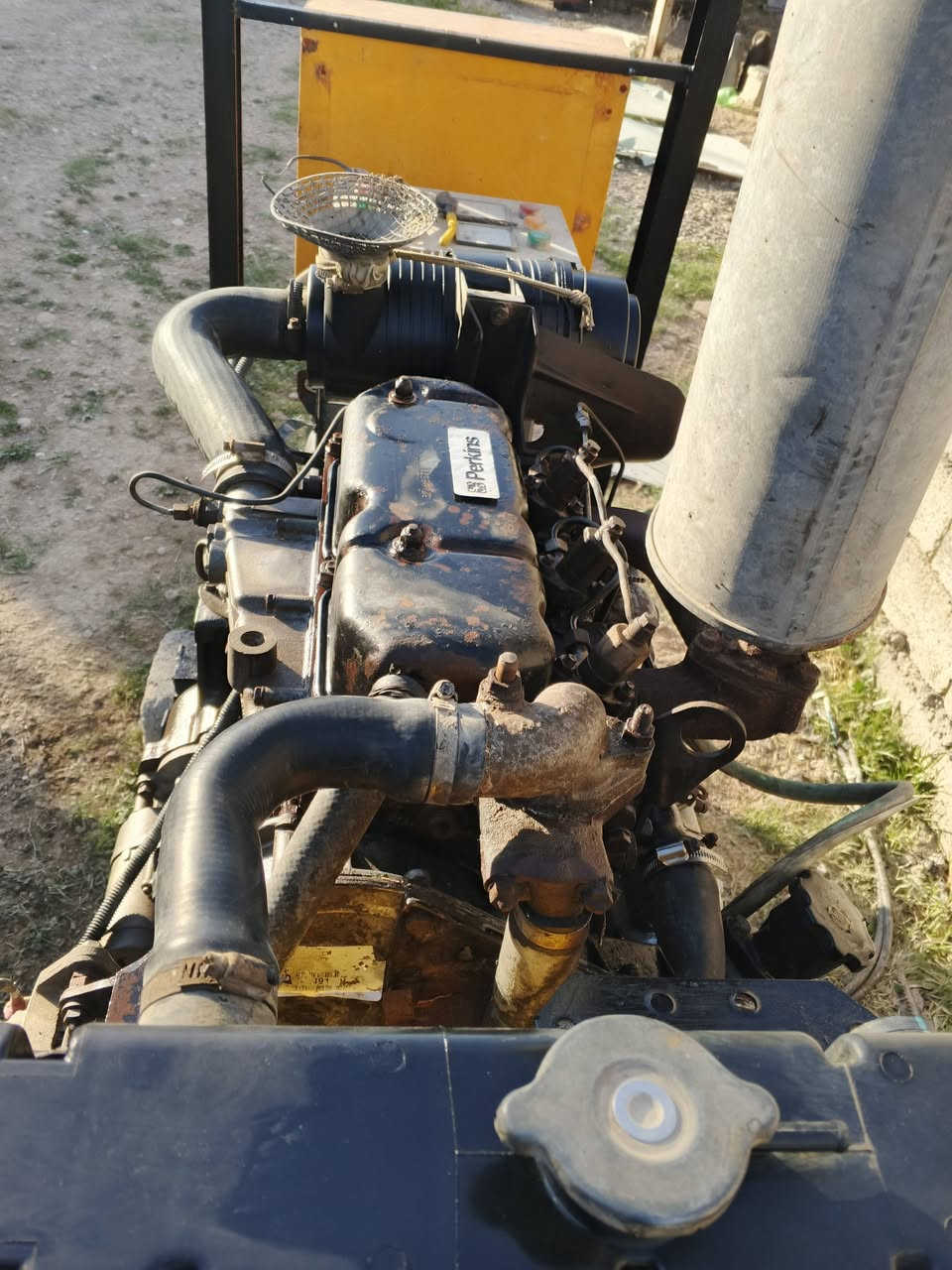 السلام عليكم عندي مولد لبيع بيركز نكليزي فوركسن 3بستم راس توليد 30كيفي حجم بستم  91ملم لاتبخير ولاتنغيص عنوان بغداد ابوغريب ***********.   ***********
