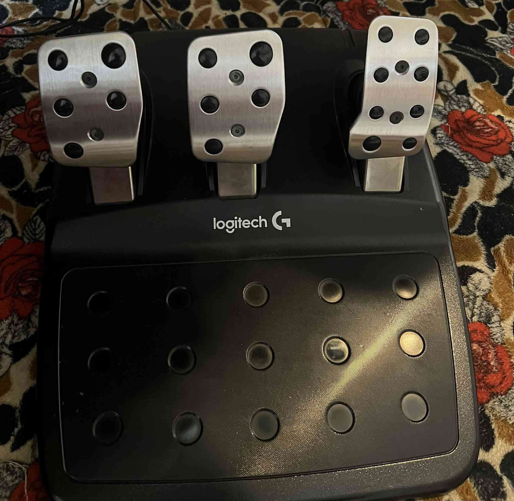 سلام عليكم
دركسون لوجتك g920  ( بيسي و اكسبوكس ) نضافه ٩٩٪ مثل ما موضح بل صور  استعمال قليل فقط الكارتونه شويه تعبانه والقطع كلها موجوده سعر ٣٠٠ مع التوصيل مكاني نجف


**إذا كنت صاحب هذا الإعلان وتريد حذفه لأي سبب، رجاءا أرسل رسالة إلى الدعم الفني**