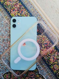 يوجد ايفون 📲 ١١ عادي بطارية 🔋 ٧٣ ذاكرة ٦٤  كامرة فول جهاز. روعة 😇 السع...