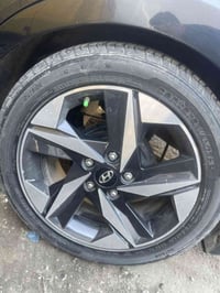 مقاس ١٧ • ٤ قطع • تايرات نص عمر