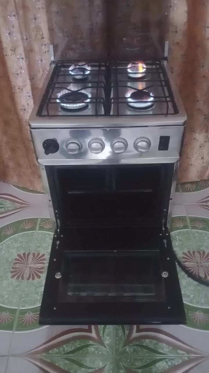 طباخ للبيع نظيف وكلشي بي شغال للاستفسار ***********
