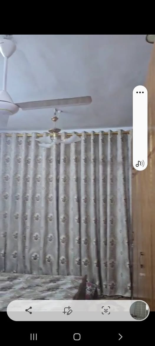 للبيع بيت 🏡 طابو صرف فى #شهداءالبياع مربع جامع 🕌 الكبيسي #مساحته٢٠٠م واجهه ٨ يحتوي على #ثلاث_غرف_نوم 😴 وصاله ومطبخ وخدمات وكراج للإستفسار اتصال 🤙 على الرقم 
***********
#الجميع
