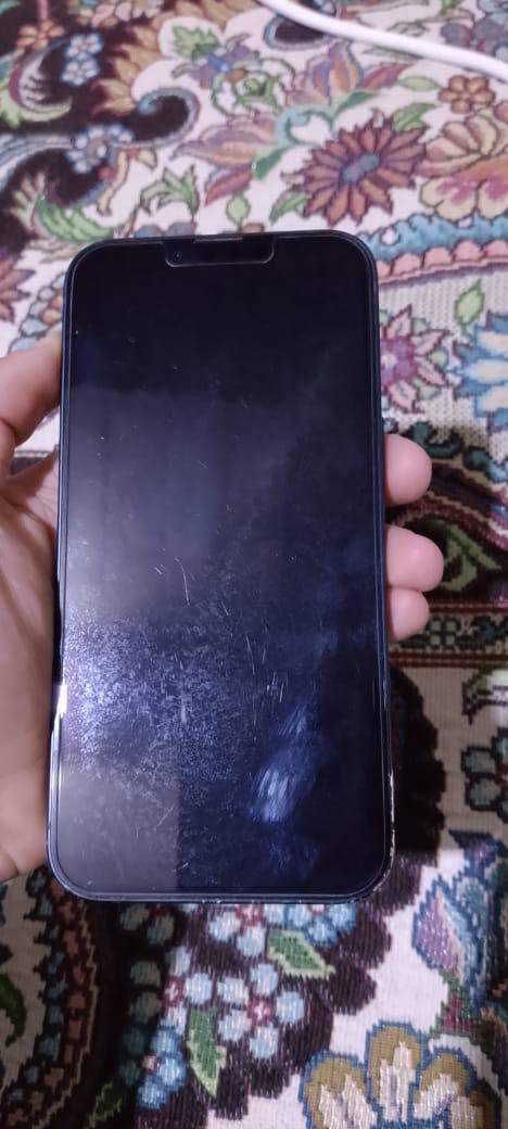 سلام عليكم ايفون 13 عادي للبيع بلادي مامفتوح اي خلل مابي كله شغال  بطاريه 80 ذاكرة 128 ***********
