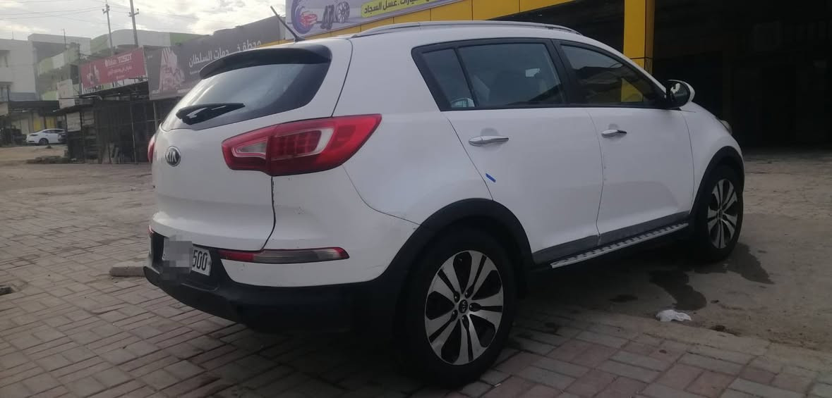 السلام عليكم
متاح كيا سبورتج ٢٠١٢ خليجي انبار سياره كاعده بلاديه محرك ٢٠٠٠ بلادي تحكم ستيرن بيها تبديل صندوك  وشويه بارد جاملغ خلفي سياره بسمي السعر ١٢ وبيها مجال شي  قليل مكان السياره الرمادي للتواصل ***********
