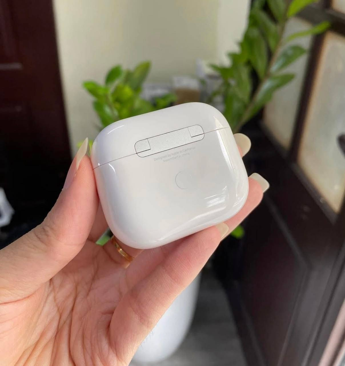 سماعات باله أمريكي Air pods 3 الحديث
اصلي باله أمريكي ، باله مستعمل بس كلش نظيف وياه حافظة جلد مع كيبل كتان 
ما مفتوح ولا مصلح بطارية قوية صوت قوي 
بإمكانك تفحص قبل الدفع ، اصلي باله 
سعره 20 قفل قفل توصيل مجاني  نظافة 90% قطع محدودة 
للحجز واتس اب فقط ***********
